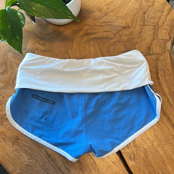 Lululemon unlined reversible shorts with fold over waistband - Picture 3 of 4